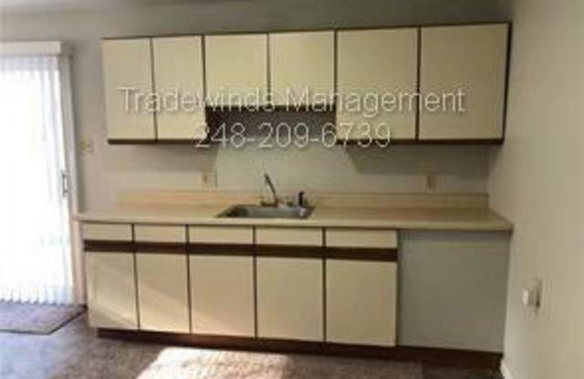 12732 GEORGIANA Avenue Gallery 4