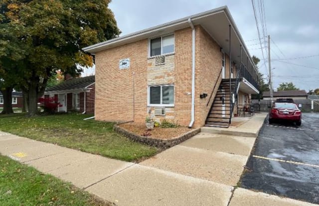 8111 W Lincoln Ave 8 - 8111 West Lincoln Avenue, West Allis, WI 53219