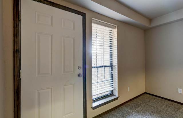 QUAIL SPRINGS GEM | COZY 1 BEDROOM TOWNHOME! Gallery 4