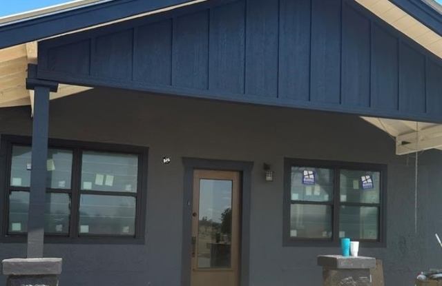 405 E College Street - 405 East College Street, Llano, TX 78643
