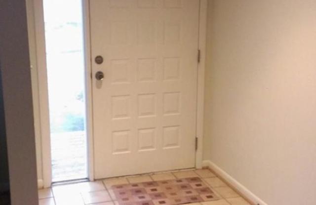 Woods Edge End Town Home with 2 Car Garage - Rent TBD Gallery 3