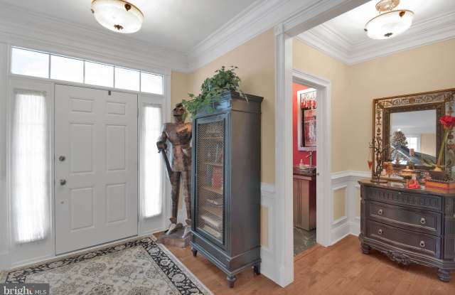 27 S LINCOLN AVENUE Gallery 2