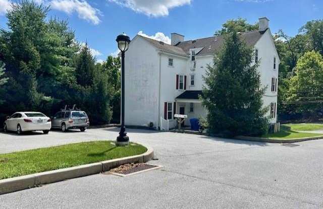 307 PARKMOUNT RD #2 Gallery 2