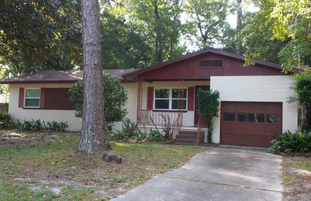 Beautiful Move-In Ready Home with Bonus Room! Gallery 1
