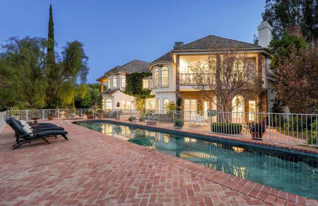 Elegant 4-Bedroom Estate with Panoramic Views, Private Jacuzzi, Pool, and 3-Car Garage in Woodland Hills - 4548 Ellenboro Way, Los Angeles, CA 91364