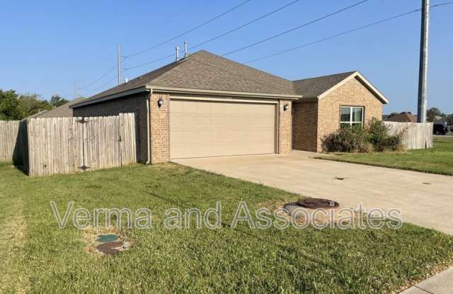 100 Willow Dr photos photos