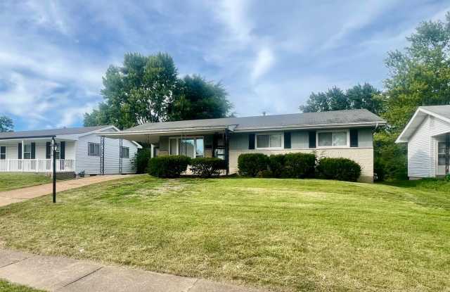Hazelwood…….Great Location! 3 Bedroom and 2 Full Bathrooms!!!! - Presented by Tiffany Gerling's Team Gallery 2