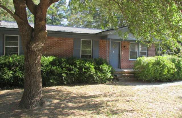 Close to Lakewood High School - 374 Seminole Road, Lakewood, SC 29150 Close to Lakewood High School - 374 Seminole Road, Lakewood, SC 29150