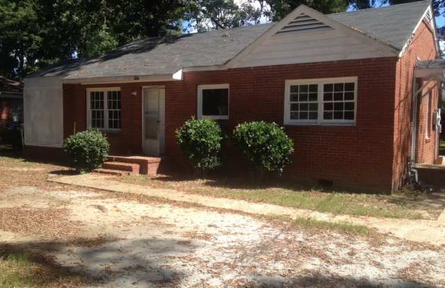 **AVAILABLE NOW**2 or 3 Bedroom / 1 Bathroom Home near Ft. Benning*** photos photos