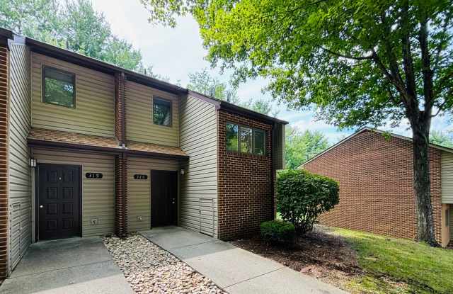 3 Bedroom 2.5 Bath Townhouse Gallery 3
