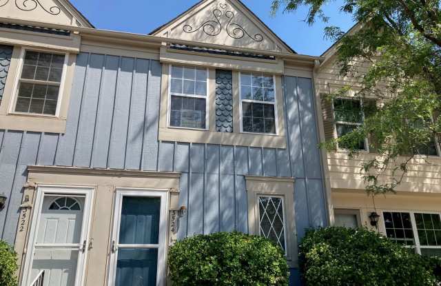 2 Bed 1 Bath Townhome Centrally Located photos photos