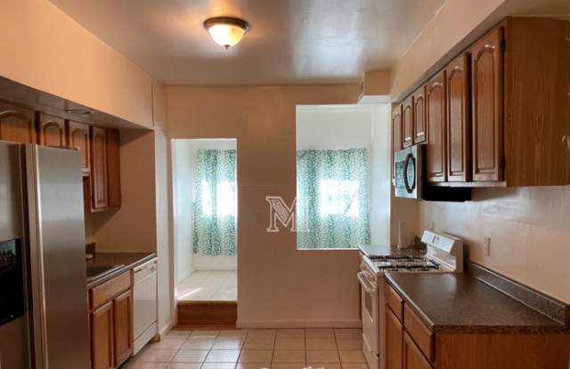 799 North Glover Street photos photos