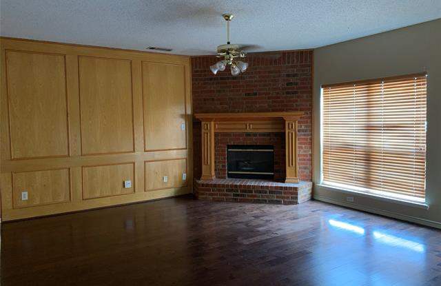 560 Wendy Lane Gallery 2