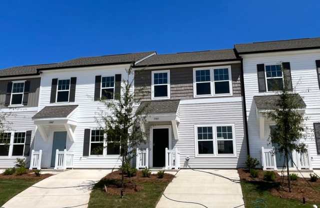 BEAUTIFUL 3BD/2.5BTH Townhome - MALLARD CREEK - October Move In photos photos