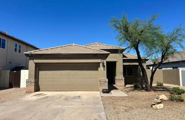 3 Bed / 2bath Gilbert Home with New Paint, No Carpet and on the Course photos photos