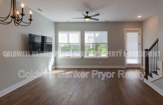 913 South Greenwood Avenue - 1 Gallery 3