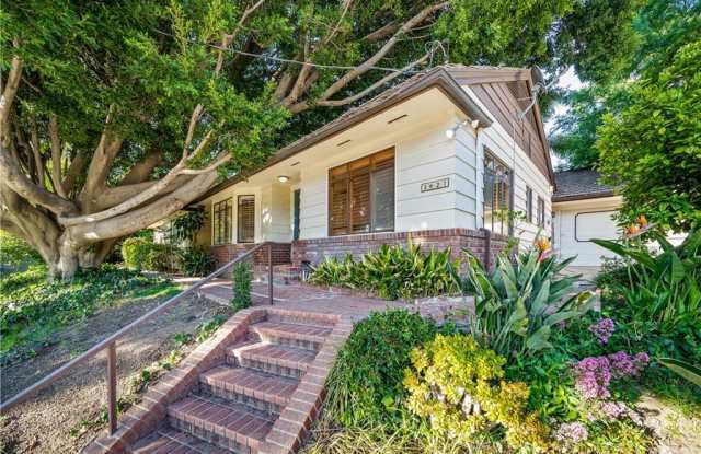 3621 Sunswept Drive Gallery 2