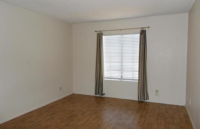5616 S Wood Crest Dr Gallery 4