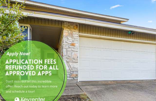 Homey Comfort with Spacious Yard in North Austin photos photos