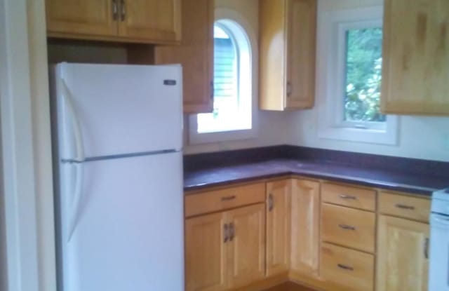 3222 43rd Ave NE - 3222 43rd Avenue Northeast, Seattle, WA 98105