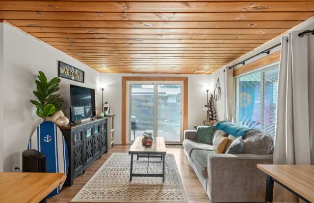 2316 South Pleasant Drive Gallery 2