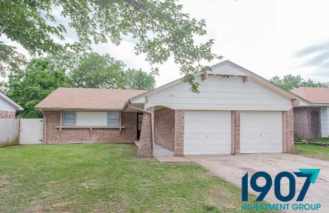 1127 Berwyck Drive photos photos