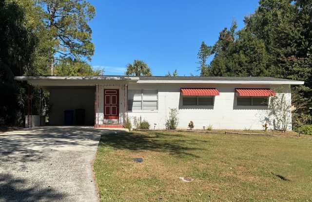 Spacious 3-Bed Home in Cleveland Heights - 610 Oriole Drive, Lakeland, FL 33803