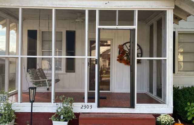 2 Bed 1 Bath Home In Opelika's Mill Village - Available 10/15 Gallery 3