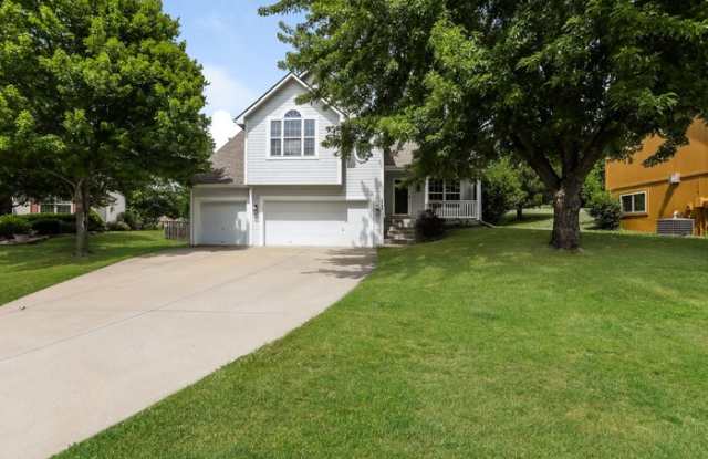 1757 Shannon Drive - 1757 Shannon Drive, Liberty, MO 64068
