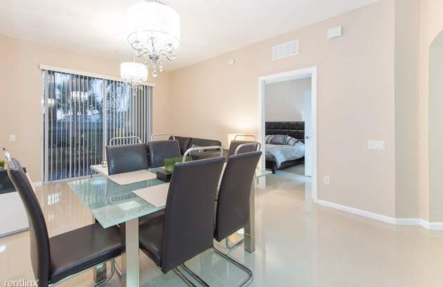 Vista Cay Gallery 2