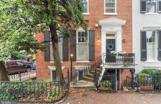 3267 N Street NW unit: 2 photos photos