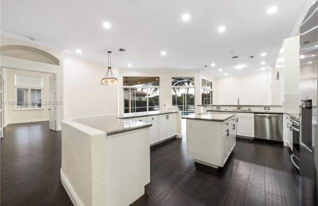 2893 Oakbrook Drive, Weston, FL 33332 Gallery 3