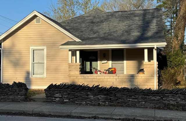 2 Blocks from Campus - 3BR Move in ready now for August 2026! photos photos 2 Blocks from Campus - 3BR Move in ready now for August 2026! photos photos