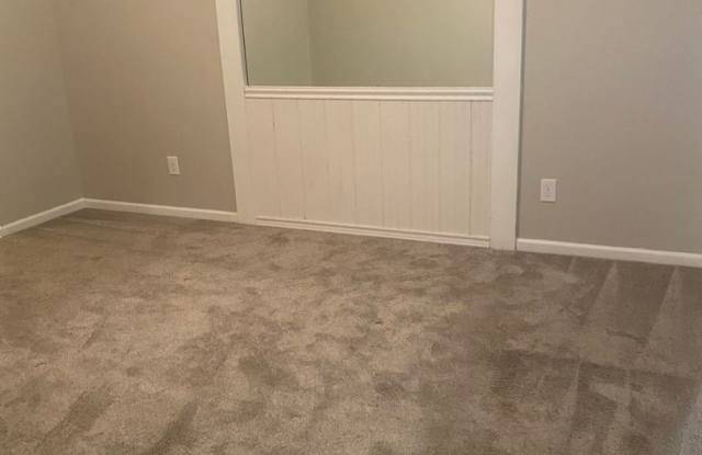 3 Bedroom Townhome Gallery 4