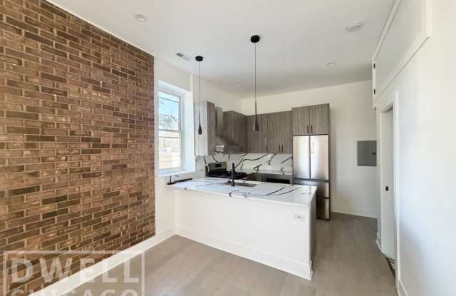 1236 W Hubbard St photos photos