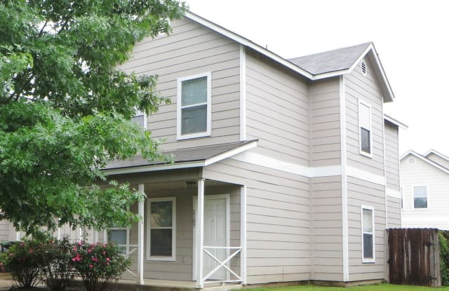 1107 E. Third Street - 1107 East 3rd Street, Georgetown, TX 78626