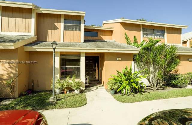 2215 NW 45th Ave photos photos