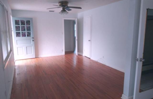 425 30th Ave N. Gallery 4
