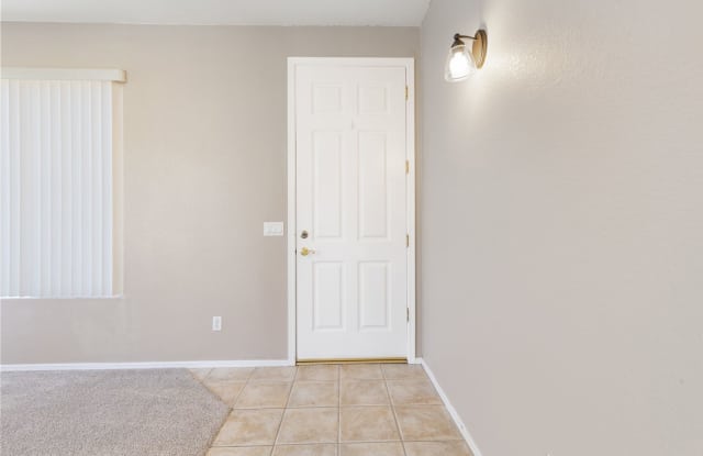 Charming 4 Bedroom Single Level Home with Pool in Higley Grove Gallery 4