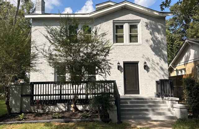 Charming 4BR House in High Point Gallery 1
