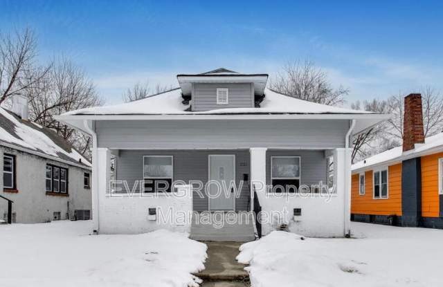 2021 Mansfield Street photos photos