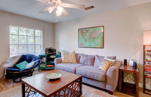 Center Court Apartments Gallery 3