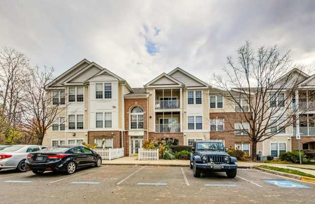 READY TO GO!!! Renovated 2BD/2BA with 1 Reserved Parking Space  screened in rear porch photos photos