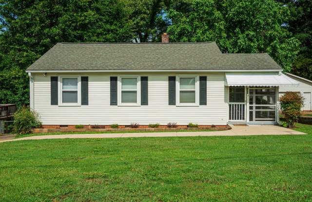 206 W Decatur St - 206 West Decatur Street, Sans Souci, SC 29617