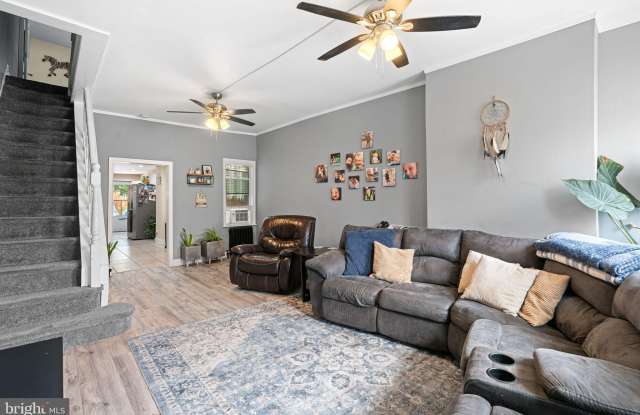 3056 ARAMINGO AVENUE photos photos