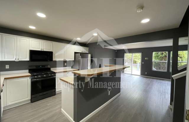Exclusive Summerwind Town Home Community Gallery 4