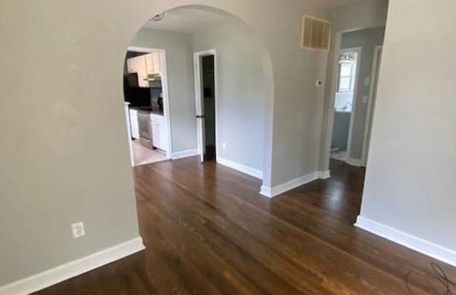 1300 Maplewood Avenue Gallery 3