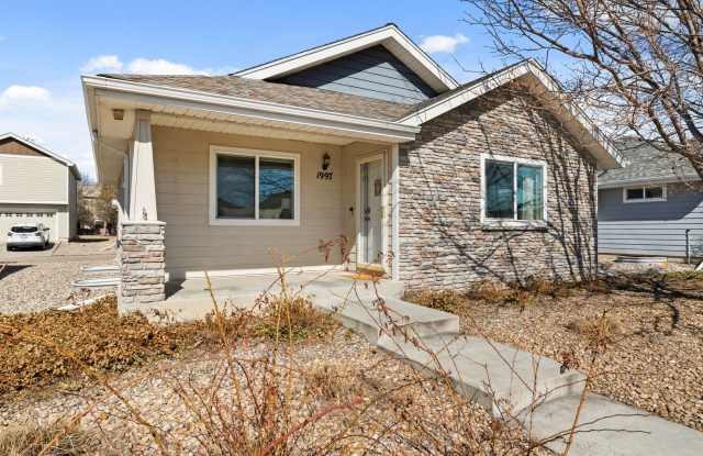 Charming 4-Bedroom Ranch with Low-Maintenance Living photos photos