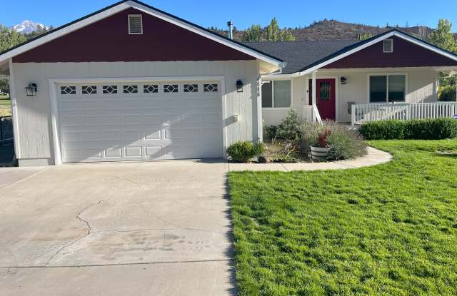 4114 Rainbow Dr - 4114 Rainbow Drive, Siskiyou County, CA 96094
