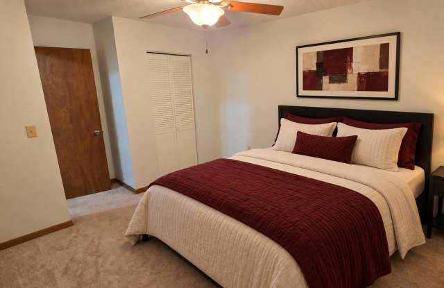 Two Bedroom Apartment at Whitewater Commons in St Charles Gallery 3